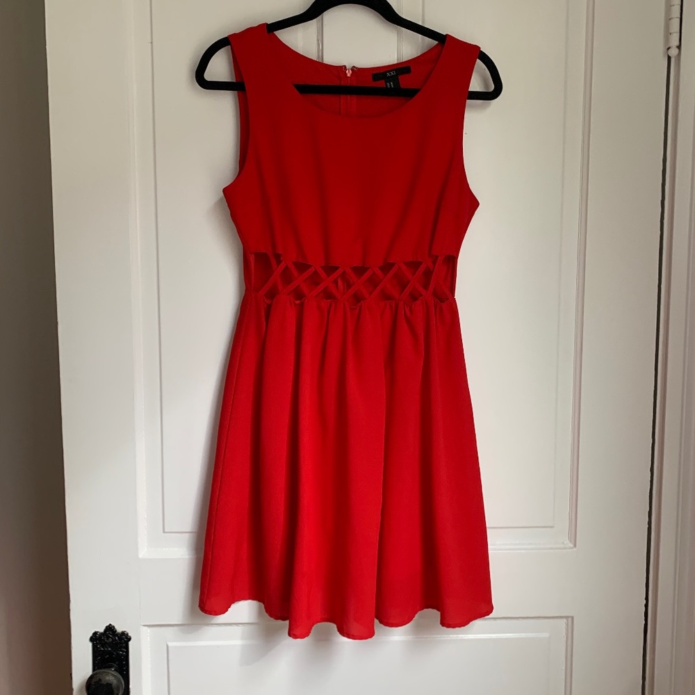 FOREVER XXI FLARE DRESS - CRISS CROSS WAIST CUTOUT